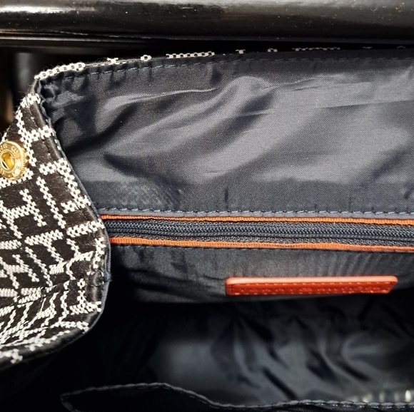 NWT Tommy Hilfiger Camilla II Flap Backpack   11\